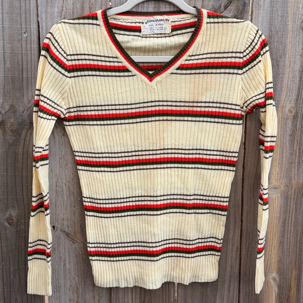 True Vintage Broadway Brand Ribbed V-Neck Sweater. Size Small
